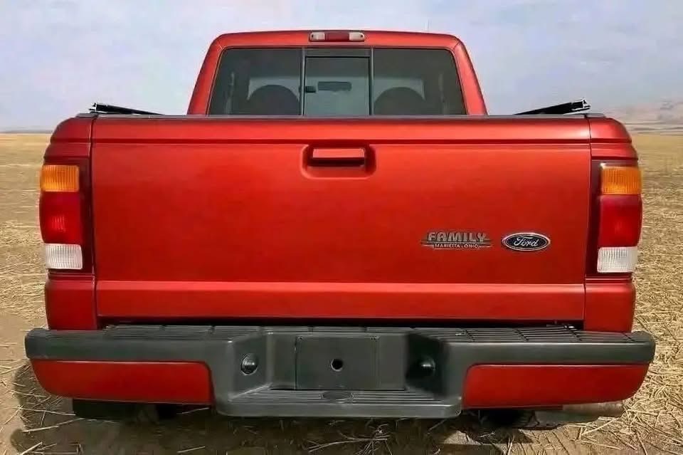 1998 Ford Ranger Splash SuperCab - Image 6