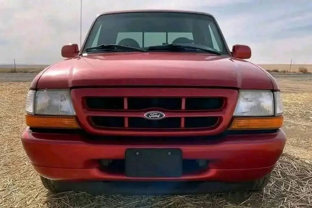 1998 Ford Ranger Splash SuperCab - Image 2